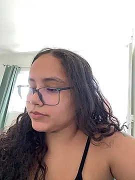 Snapshot of CurlyGirl_1 chatting on 01/22/25, 06:41 CurlyGirl 1 online show from 01/22/25, 06:41