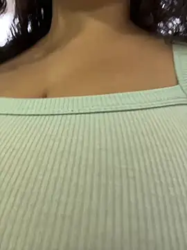 Snapshot of CurlyGirl_1 chatting on 01/24/25, 11:26 CurlyGirl 1 online show from 01/24/25, 11:26