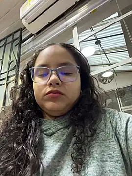 Snapshot of CurlyGirl_1 chatting on 02/13/25, 11:28 CurlyGirl 1 online show from 02/13/25, 11:28