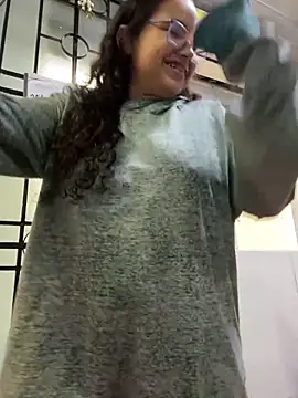 Snapshot of CurlyGirl_1 chatting on 02/13/25, 05:33 CurlyGirl 1 online show from 02/13/25, 05:33