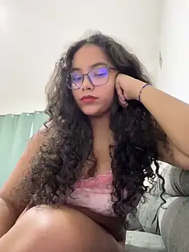 Snapshot of CurlyGirl_1 chatting on 02/21/25, 10:48 CurlyGirl 1 online show from 02/21/25, 10:48