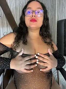 Snapshot of CurlyGirl_1 chatting on 03/15/25, 10:22 CurlyGirl 1 online show from 03/15/25, 10:22