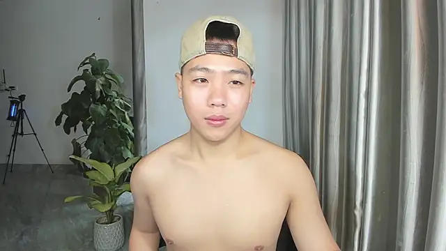 Oliver Nl online show from 03/20/25, 03:13