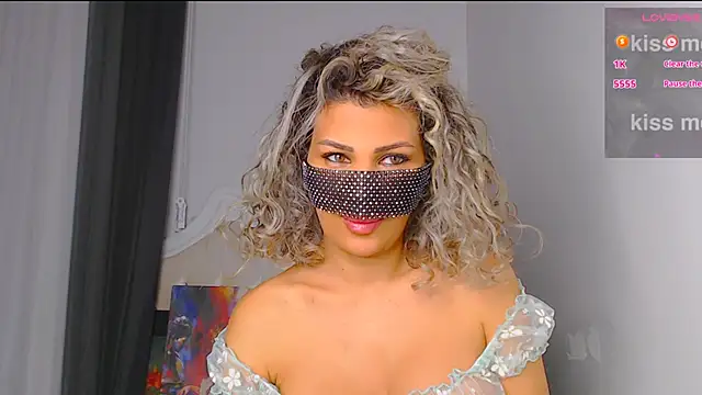 Turkish Latina online show from 01/10/25, 12:17
