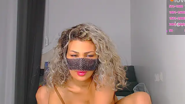 Turkish Latina online show from 01/10/25, 03:18