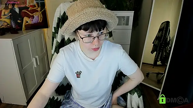 Snapshot of Melissa_Wells chatting on 09/12/25, 10:32 Melissa Wells online show from 09/12/25, 10:32