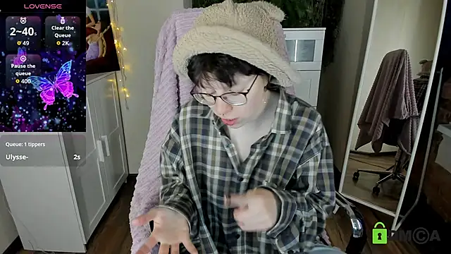 Snapshot of Melissa_Wells chatting on 10/02/25, 08:38 Melissa Wells online show from 10/02/25, 08:38