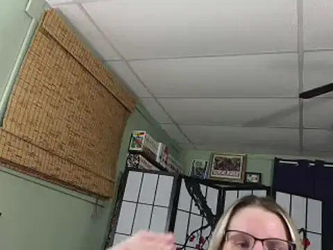 Sarahtineke online show from 01/12/25, 04:21