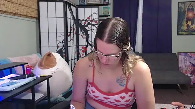 Sarahtineke online show from 10/27/25, 04:22