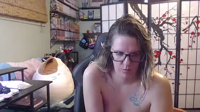 Sarahtineke online show from 03/20/26, 05:51