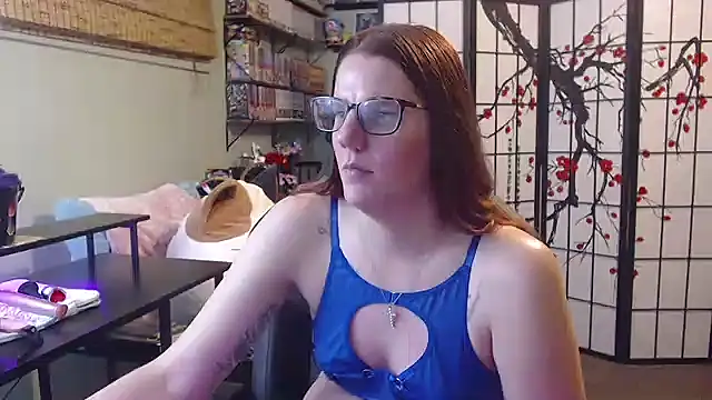 Sarahtineke online show from 06/12/26, 10:19