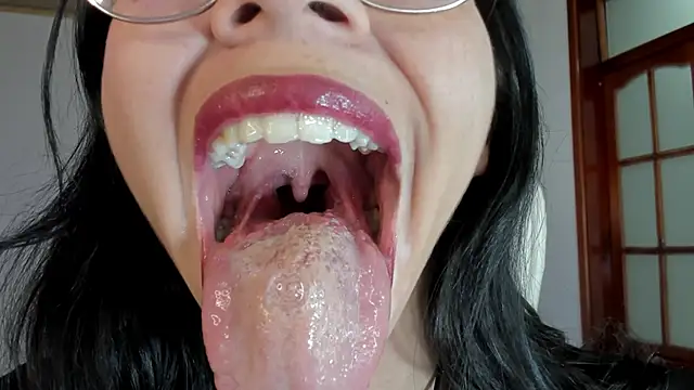 Snapshot of Katty_mouth chatting on 12/05/24, 08:00 Katty mouth online show from 12/05/24, 08:00