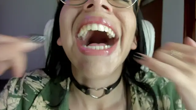 Snapshot of Katty_mouth chatting on 02/03/25, 11:05 Katty mouth online show from 02/03/25, 11:05