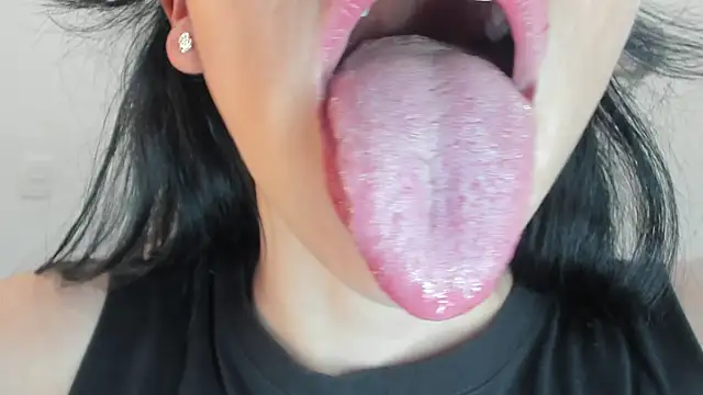 Snapshot of Katty_mouth chatting on 11/13/25, 08:30 Katty mouth online show from 11/13/25, 08:30