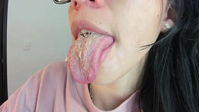 Snapshot of Katty_mouth chatting on 11/29/25, 08:23 Katty mouth online show from 11/29/25, 08:23