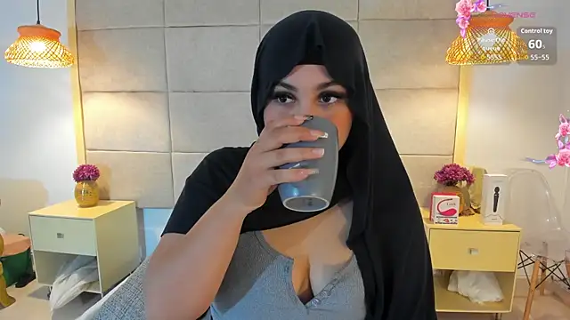 Snapshot of _anjum_ chatting on 10/27/25, 12:53 anjum online show from 10/27/25, 12:53