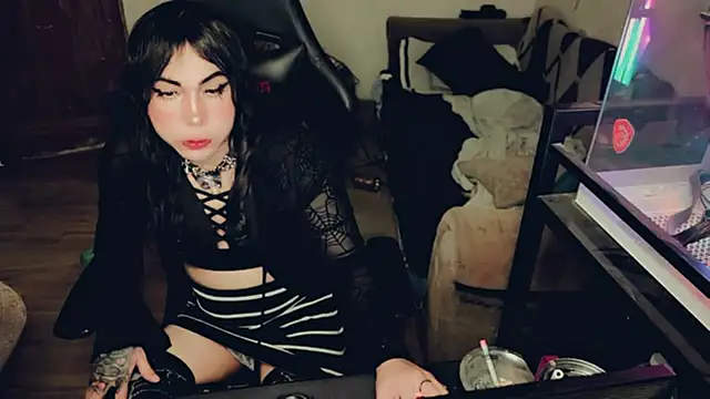 Snapshot of evelyntvsexy chatting on 07/09/26, 12:53 evelyntvsexy online show from 07/09/26, 12:53