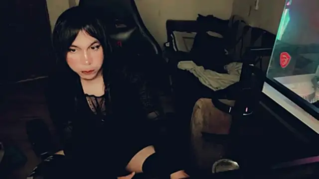 Snapshot of evelyntvsexy chatting on 07/15/26, 02:22 evelyntvsexy online show from 07/15/26, 02:22