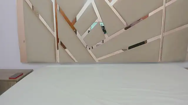 Snapshot of you_and_i9 chatting on 09/18/25, 07:27 you and i9 online show from 09/18/25, 07:27