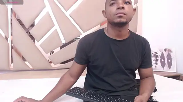 Snapshot of you_and_i9 chatting on 10/10/25, 07:35 you and i9 online show from 10/10/25, 07:35