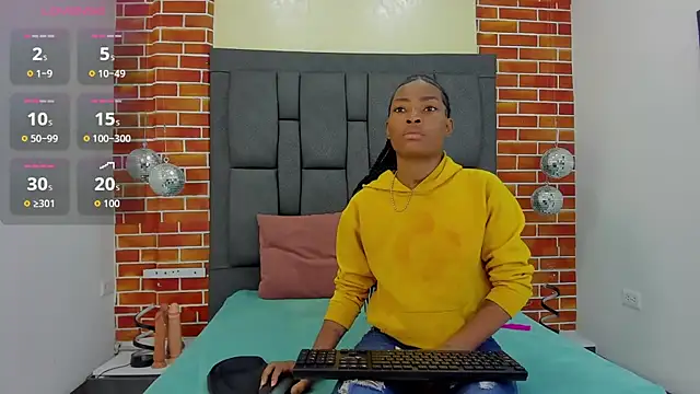 lorre williamss online show from 10/10/25, 02:49