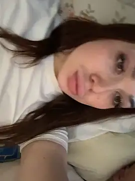 Snapshot of chups_girl chatting on 07/28/26, 03:32 chups girl online show from 07/28/26, 03:32