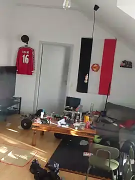 Snapshot of eltoulou chatting on 01/15/25, 12:47 eltoulou online show from 01/15/25, 12:47