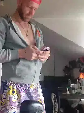 Snapshot of eltoulou chatting on 01/19/25, 11:34 eltoulou online show from 01/19/25, 11:34