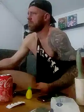 Snapshot of eltoulou chatting on 01/24/25, 06:35 eltoulou online show from 01/24/25, 06:35