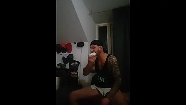 eltoulou online show from 01/26/25, 01:41