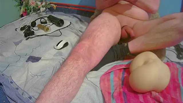 Snapshot of Markxen_cam chatting on 12/28/24, 01:28 Markxen cam online show from 12/28/24, 01:28