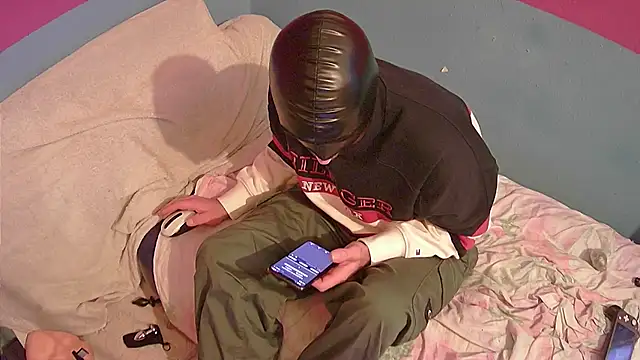 Snapshot of Markxen_cam chatting on 10/11/25, 02:48 Markxen cam online show from 10/11/25, 02:48