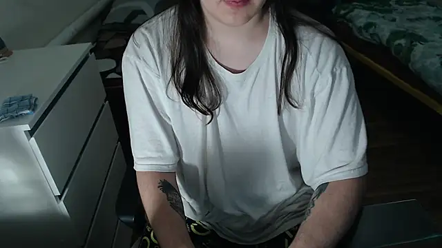 EvaMiron online show from 10/17/25, 07:05