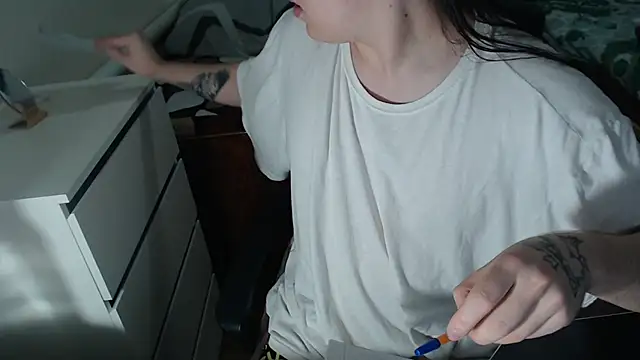 EvaMiron online show from 10/19/25, 10:16