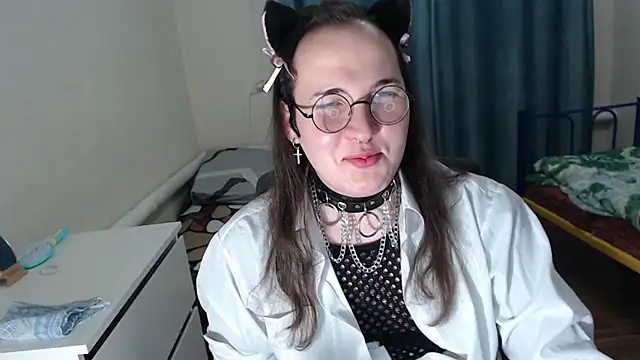 EvaMiron online show from 10/21/25, 02:18