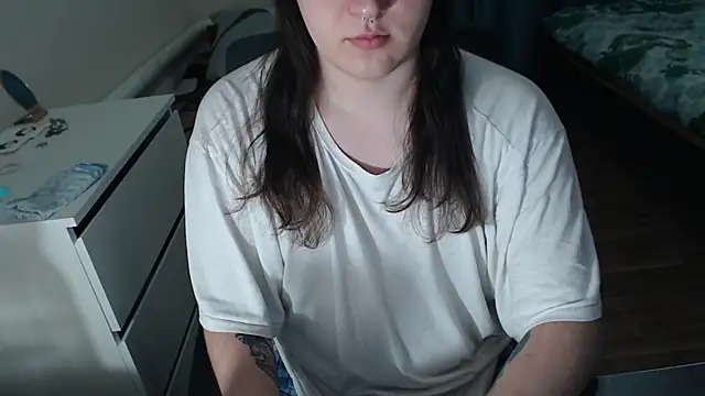 EvaMiron online show from 11/23/25, 06:19