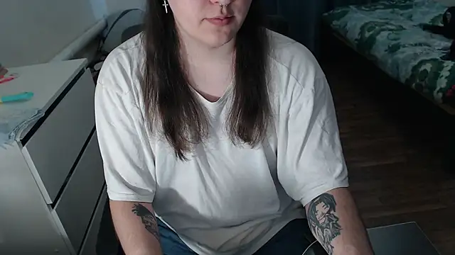 EvaMiron online show from 12/22/25, 08:11