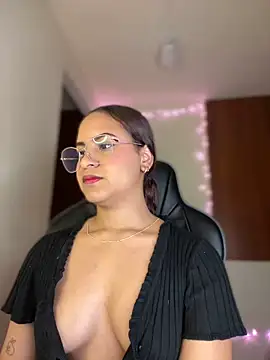 Snapshot of gretta_kler1 chatting on 12/28/24, 11:26 gretta kler1 online show from 12/28/24, 11:26