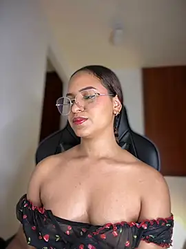 Snapshot of gretta_kler1 chatting on 02/09/25, 03:53 gretta kler1 online show from 02/09/25, 03:53