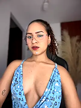 Snapshot of gretta_kler1 chatting on 11/03/25, 10:21 gretta kler1 online show from 11/03/25, 10:21