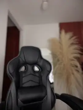 Snapshot of gretta_kler1 chatting on 11/15/25, 10:15 gretta kler1 online show from 11/15/25, 10:15