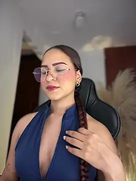 gretta kler1 online show from 05/01/26, 12:15