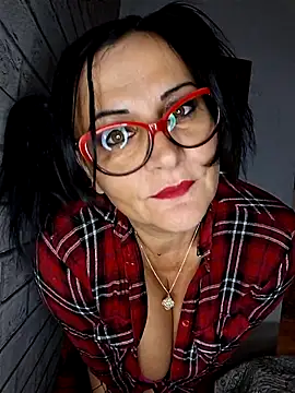 Snapshot of anaaamariaaaa chatting on 10/16/25, 10:16 anaaamariaaaa online show from 10/16/25, 10:16