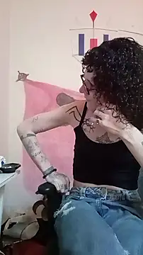 Snapshot of SuccubusTatuada chatting on 09/20/25, 03:24 SuccubusTatuada online show from 09/20/25, 03:24