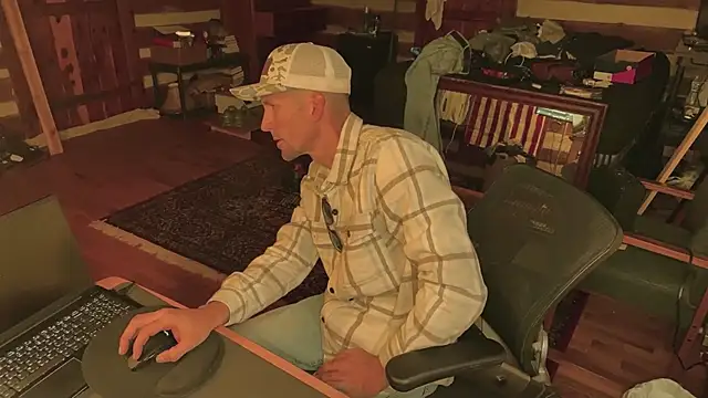 HARD 2QUIT online show from 12/22/24, 12:38