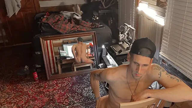 Snapshot of HARD_2QUIT chatting on 02/28/25, 08:31 HARD 2QUIT online show from 02/28/25, 08:31