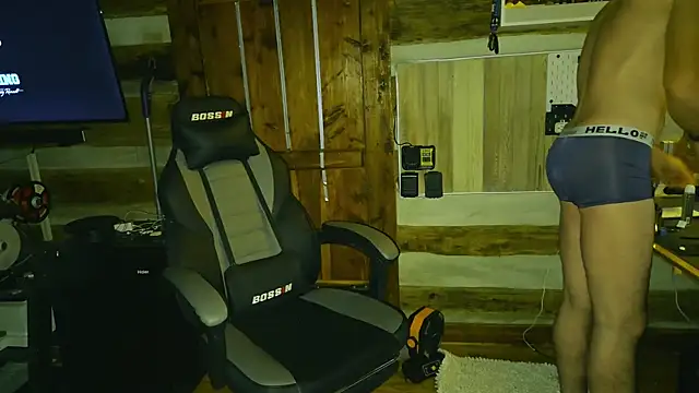 Snapshot of HARD_2QUIT chatting on 09/30/25, 07:46 HARD 2QUIT online show from 09/30/25, 07:46