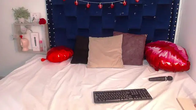 SaraApril 1 online show from 02/16/25, 04:32