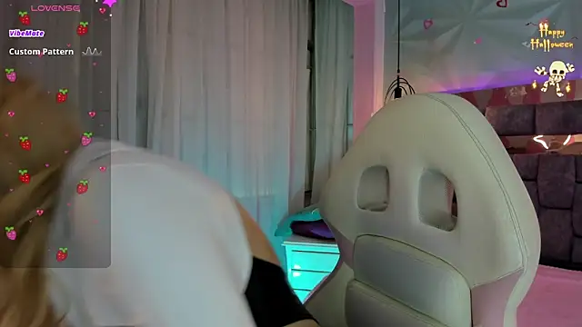 Snapshot of Candy_morgan412 chatting on 10/29/25, 12:18 Candy morgan412 online show from 10/29/25, 12:18