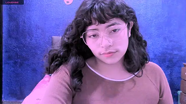 NinaYellow online show from 10/01/25, 03:51